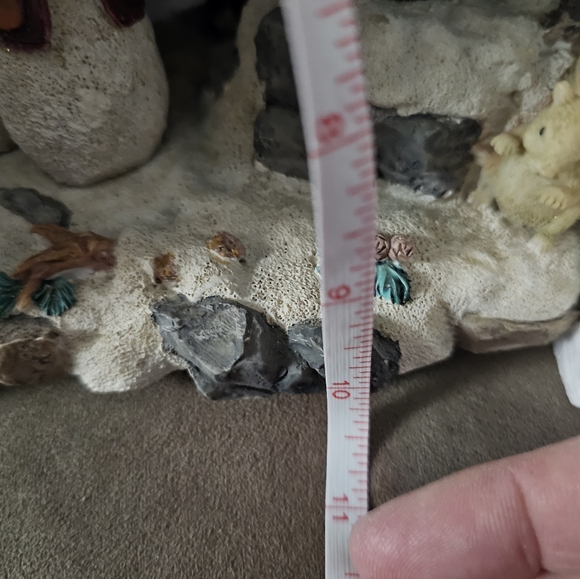 "December Home Collectibles Village" piece with a fiber optic Christmas tree - Picture 7 of 7